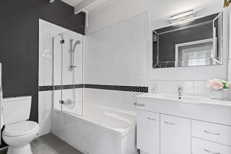 11 Golf Road New Lynn_12