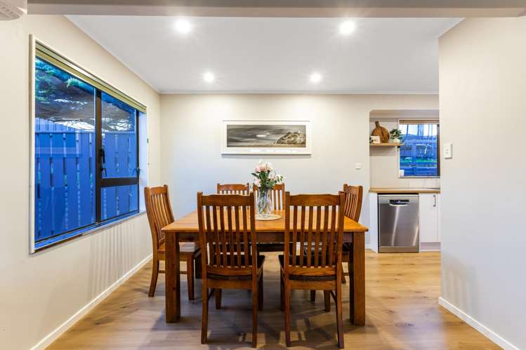 23 James Cook Drive Whitby_4