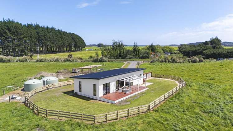 1121 Parewanui Road_0