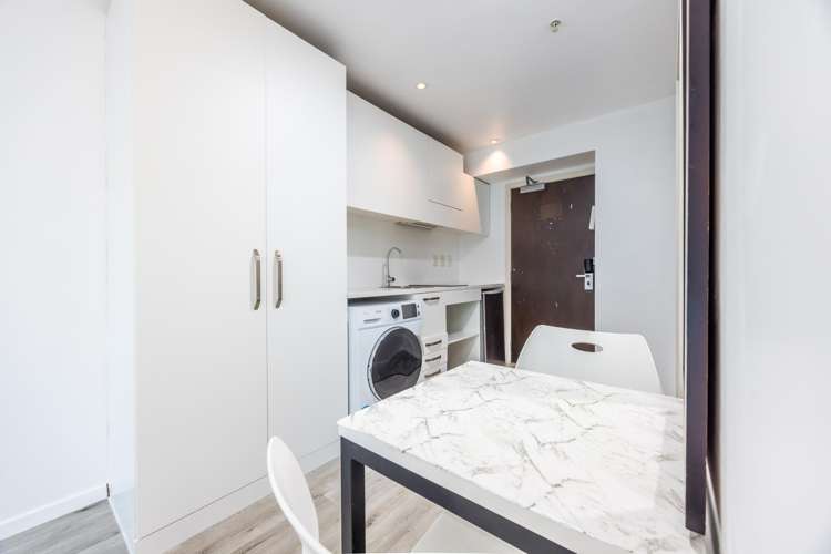 701/10 Waterloo Quadrant Auckland Central_7