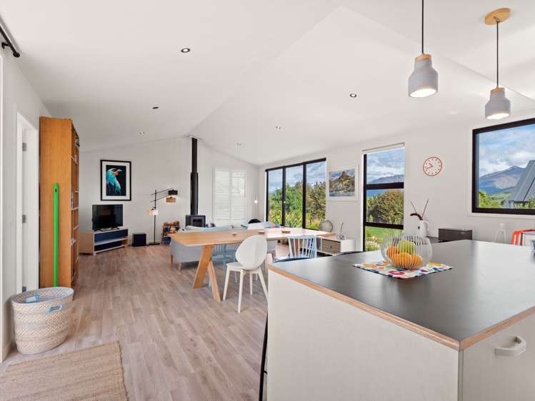 7 Polperro Court Jacks Point_11