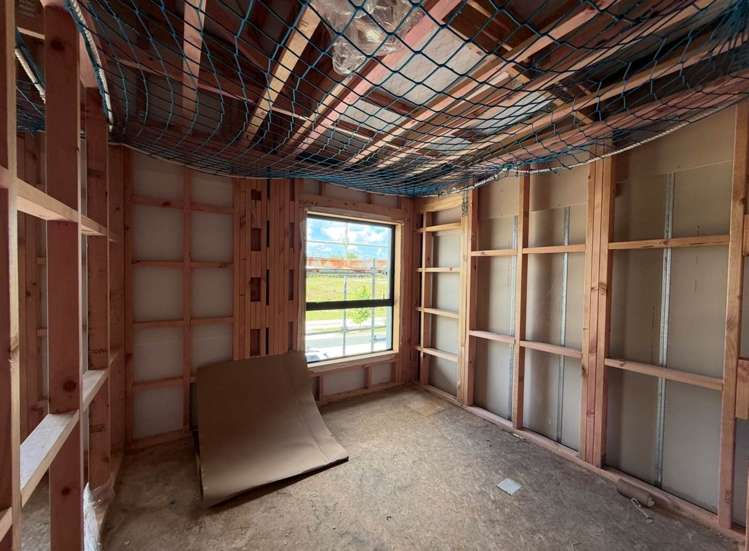 Unit 4, 91 Otuwairoa Esplanade Papakura_18