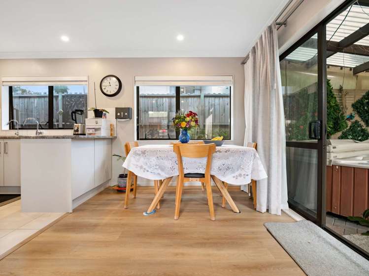 42 Bodi Place Te Atatu South_8