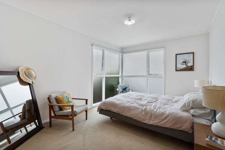 2/20 Holdaway Avenue Northcote_12