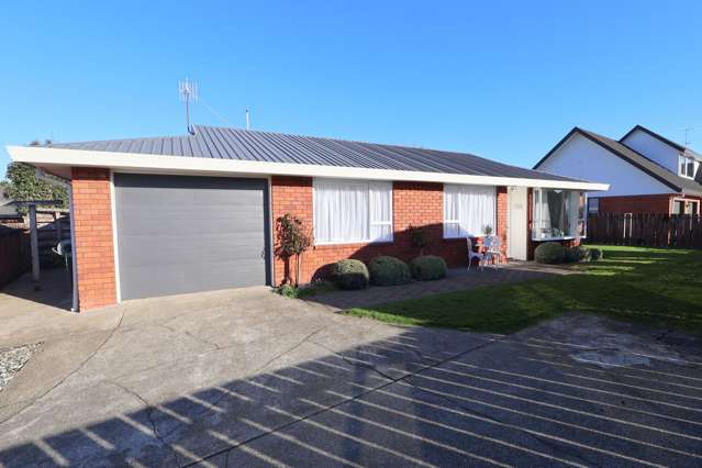 Elevated, Private & Immaculately Presented!