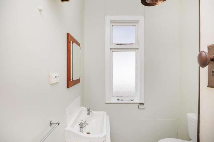 1/4 Oxford Street 2138_7