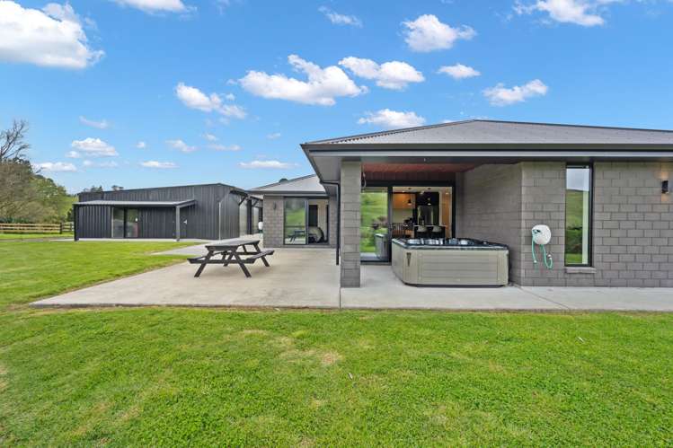 16 Moorey Lane Otaika_16