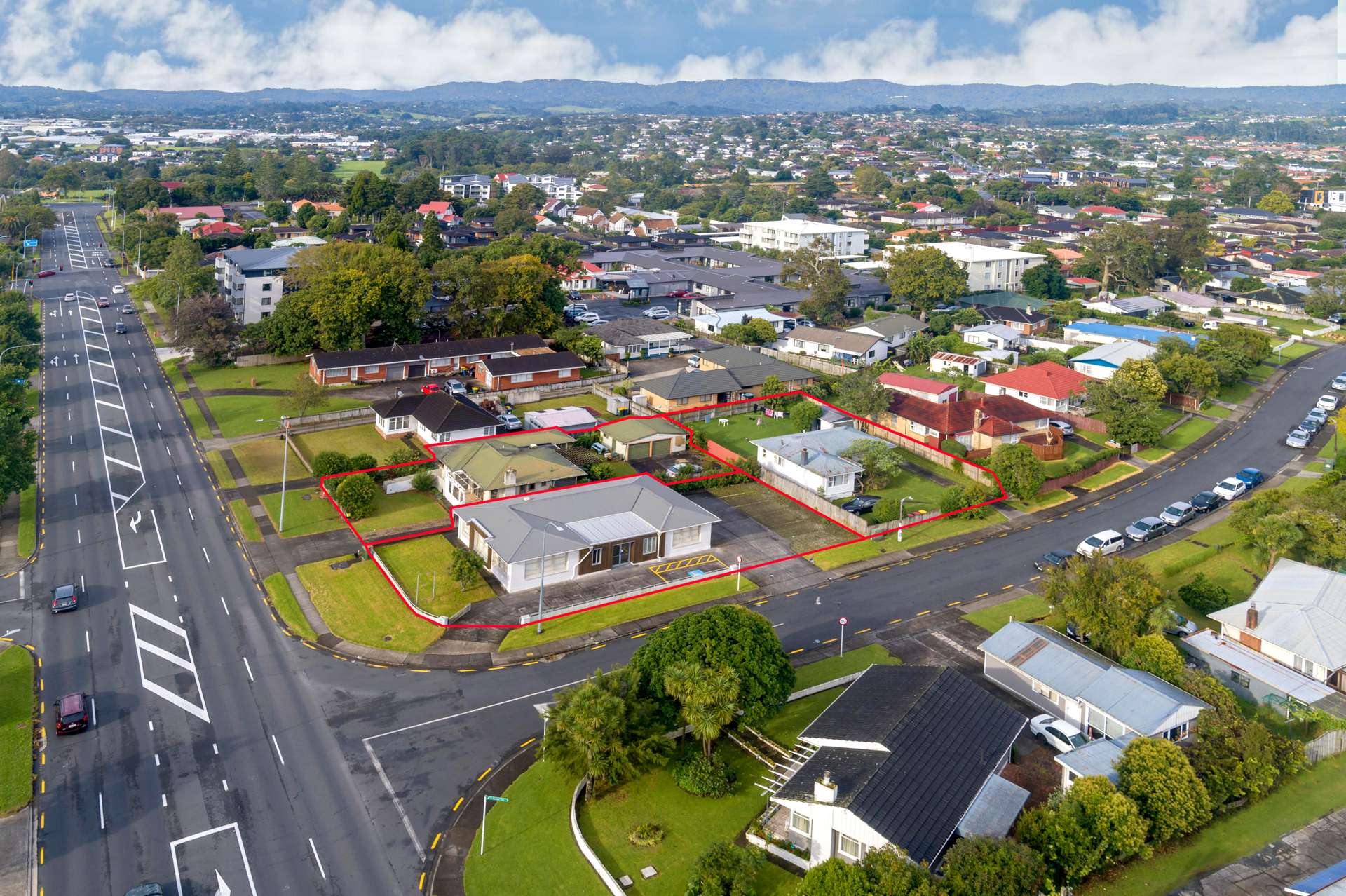1 Te Kanawa Crescent and 30 and 32 Lincoln Road Henderson North_0