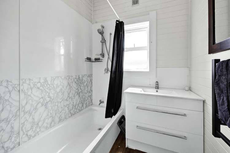 12 Collins Street Hawera_13