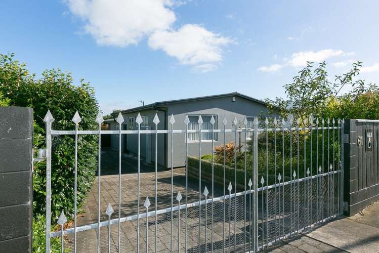 61 Clifton Drive Waitara_18