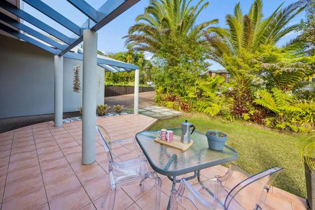 25 Woodfern Crescent Titirangi_4