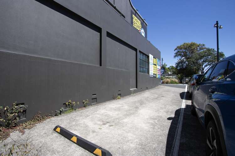 Shop 1/30 Hurstmere Road Takapuna_11