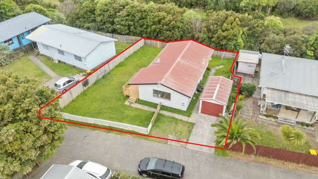 Price Pleaser – Renovated & Ready to Move In!