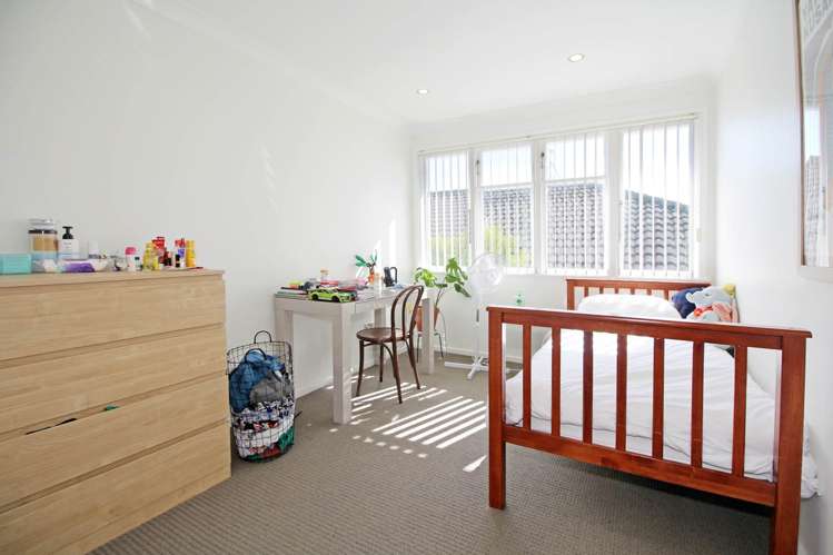 32 Holland Avenue Point England_6