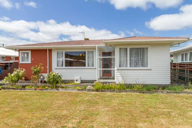 68 Karamu Crescent Wainuiomata_1