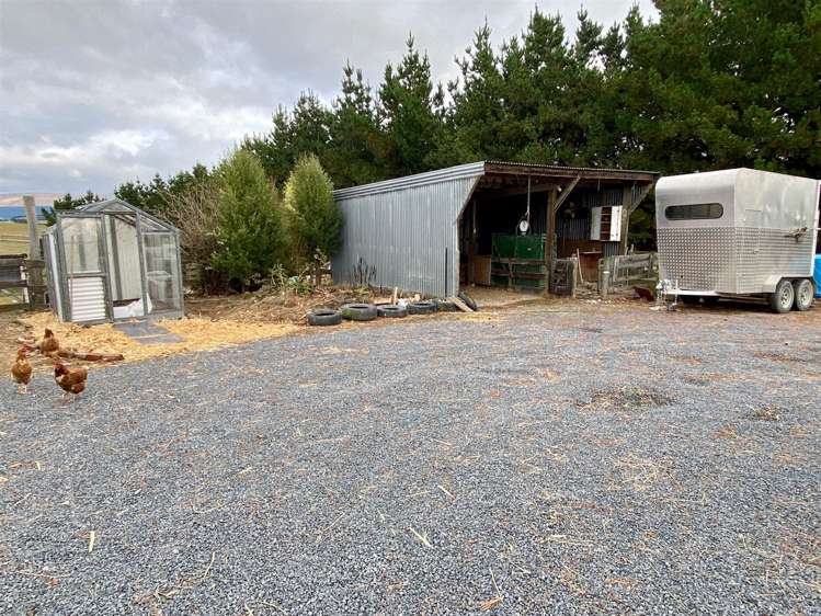 86 Totara Island Road Clinton and Surrounds_7