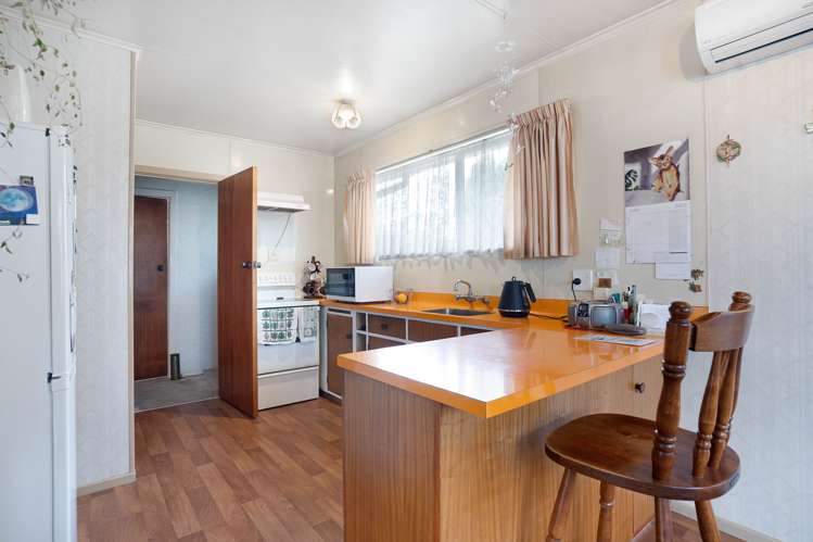 9 William Benton Street Featherston_8