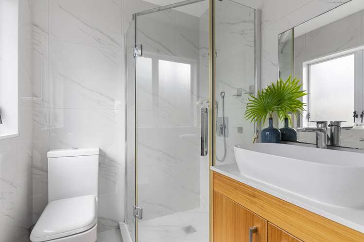 2/9 Colmar Road Mellons Bay_22