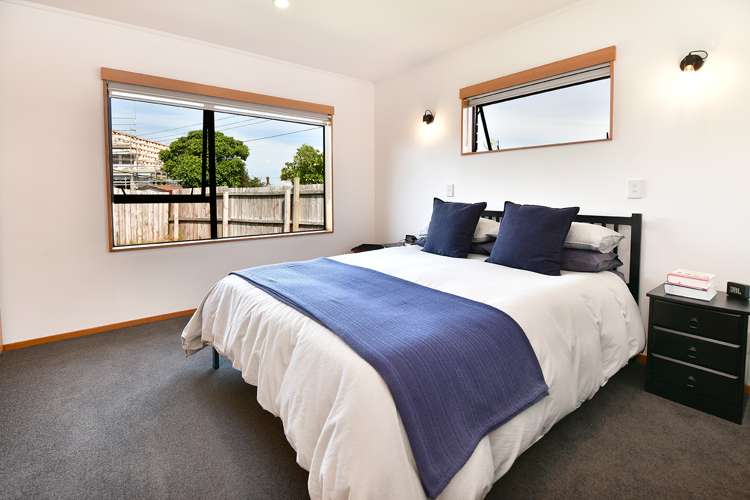 1/2 Law Street Torbay_5