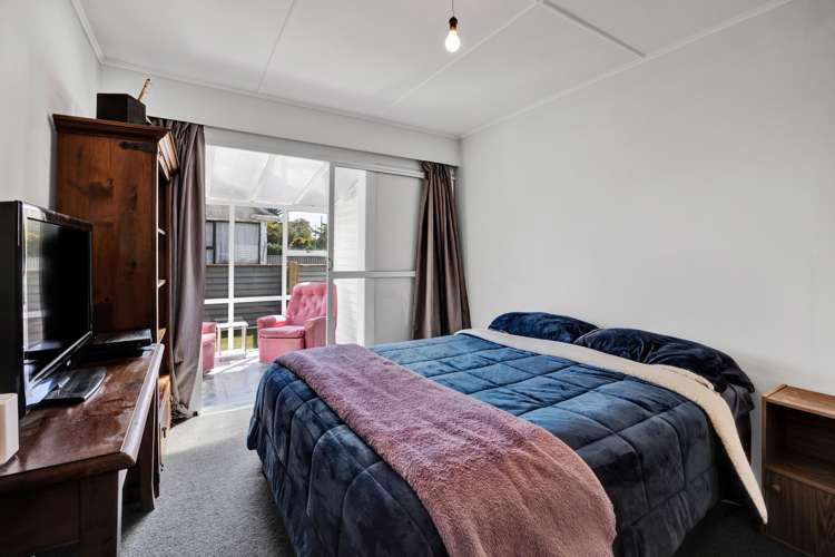 2 Acourt Street Hawera_10