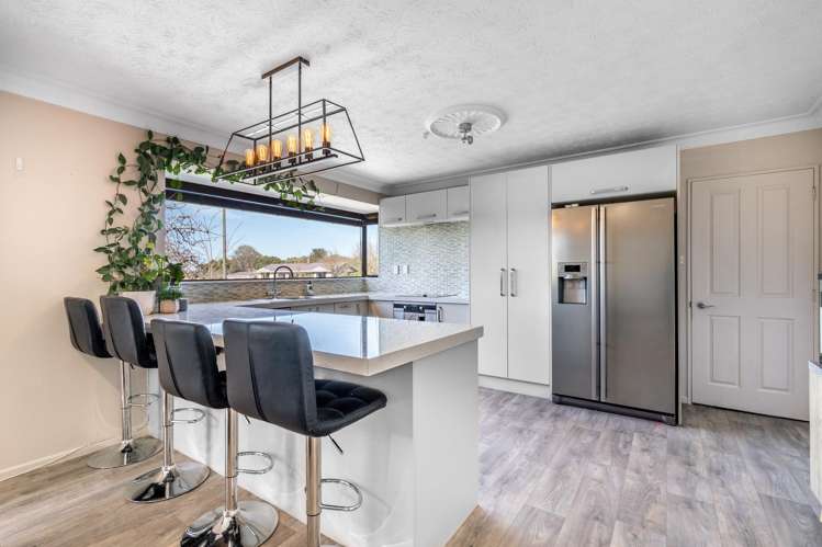 700 Queens Drive Waikiwi_3