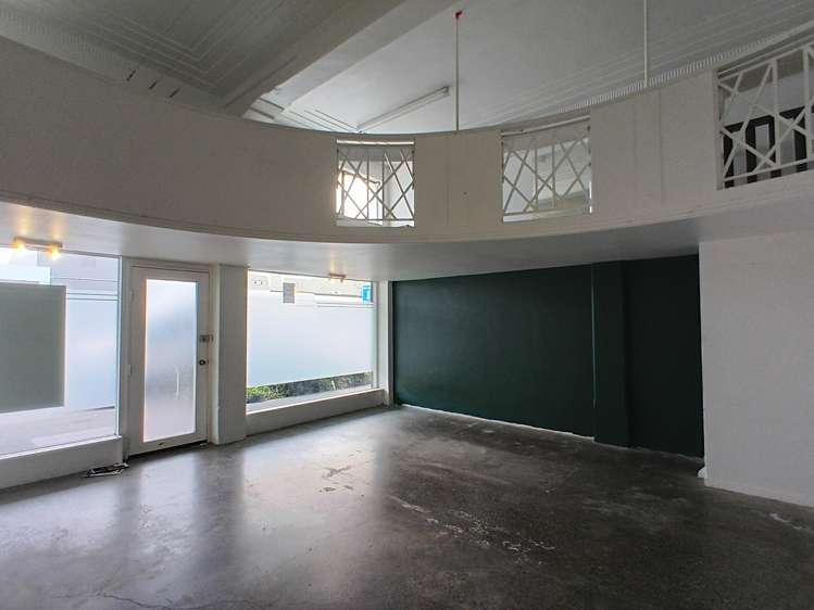 2/200 Heretaunga Street East_0