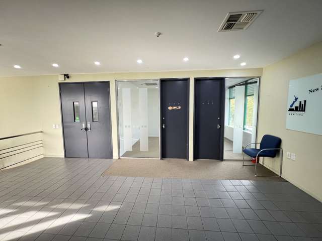 Level 1/5 William Pickering Drive Albany_2