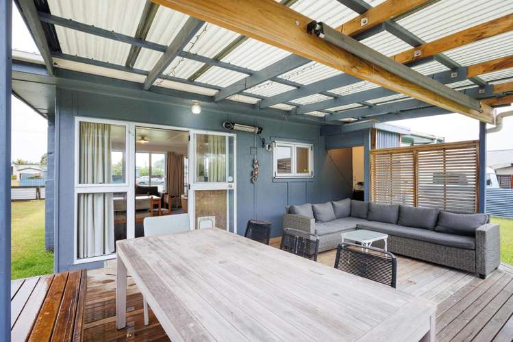 62 Nash Parade Foxton Beach_18