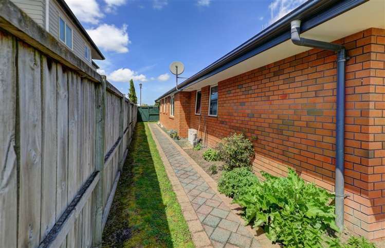 17 Edenpark Drive Rototuna North_18