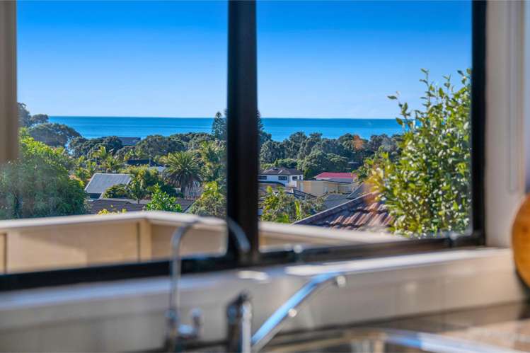 24 Halldene Terrace Red Beach_10