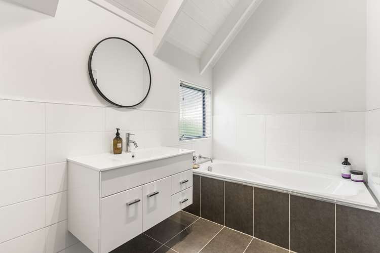 2/44 Colonial Road Birkenhead_8