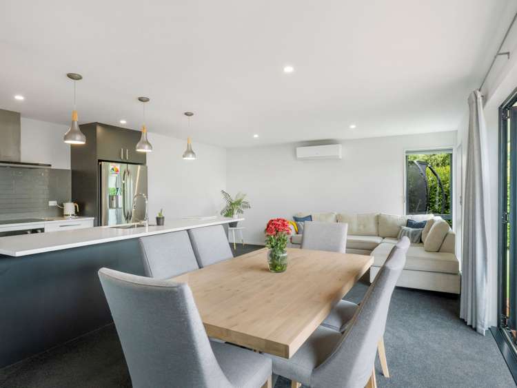 92 Sunline Avenue Lincoln_3