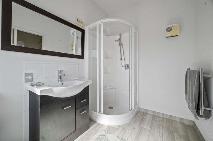 2/7 Ngamotu Road 11201_11