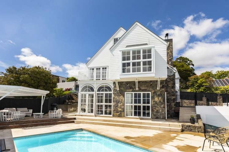 81A Dyers Pass Road_0