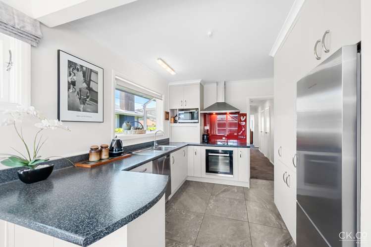 9 Derwent Lee Grove Epuni_7