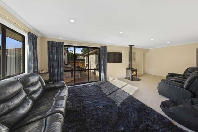 3 Four Oaks Place Pukekohe_1