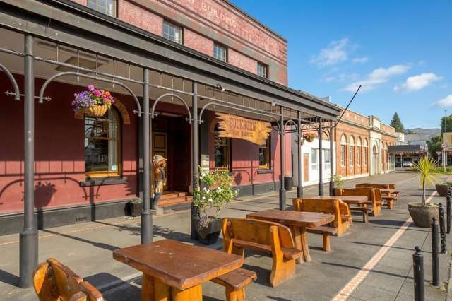 20 Memorial Square Carterton_3