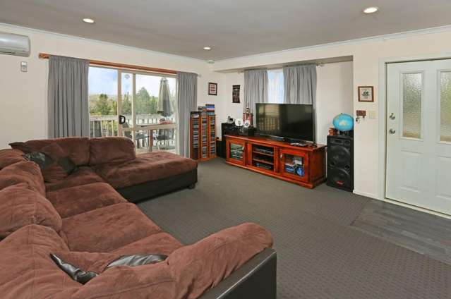 Elevated Views & Family Comfort in Henderson