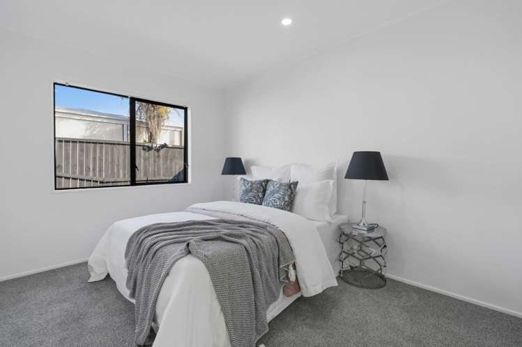 2/80 Kenderdine Road_5