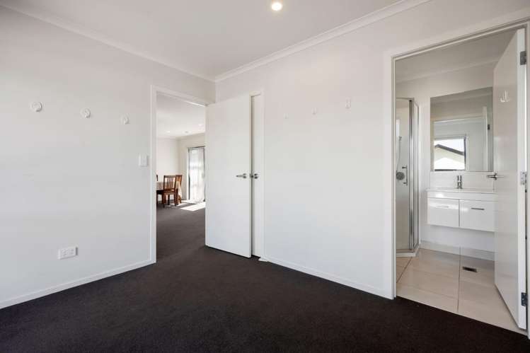 68 Sylvester Crescent 2743_10