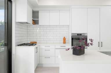 21 Grey Warbler Road_4