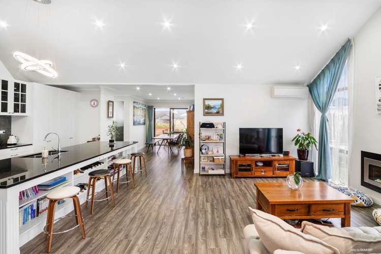 2 Floyd Road Riverhead_6