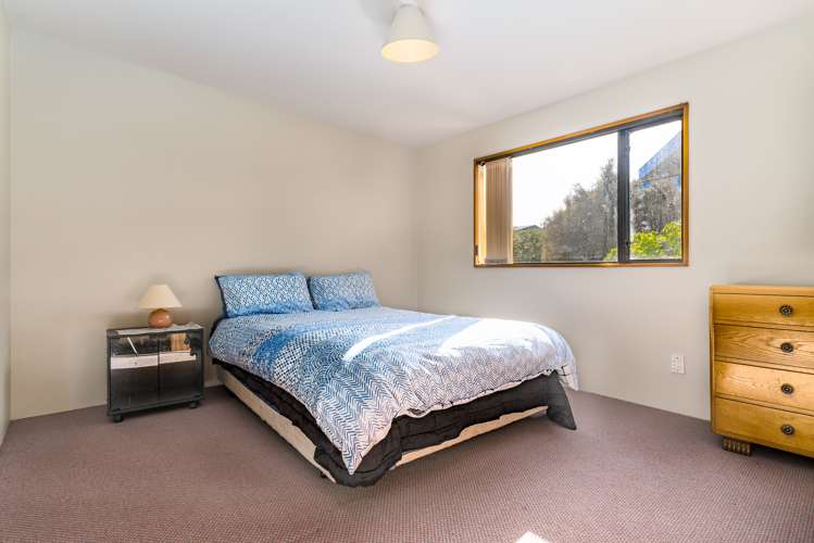 23 Ngaio Grove Robinsons Bay_14