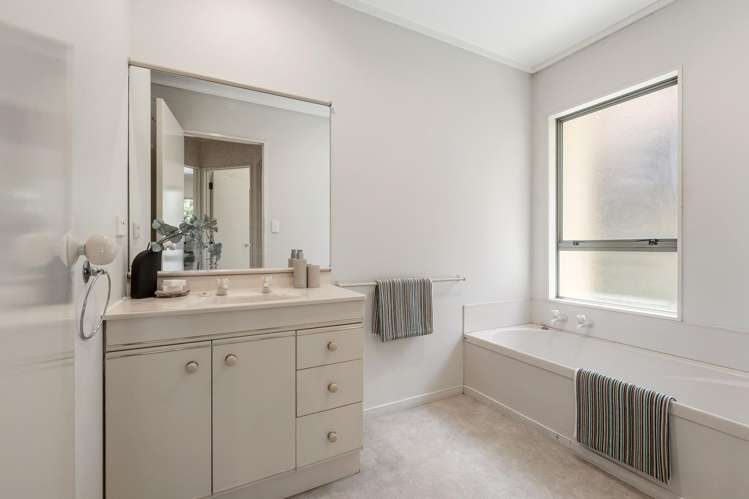 17 Baden Street Otumoetai_10