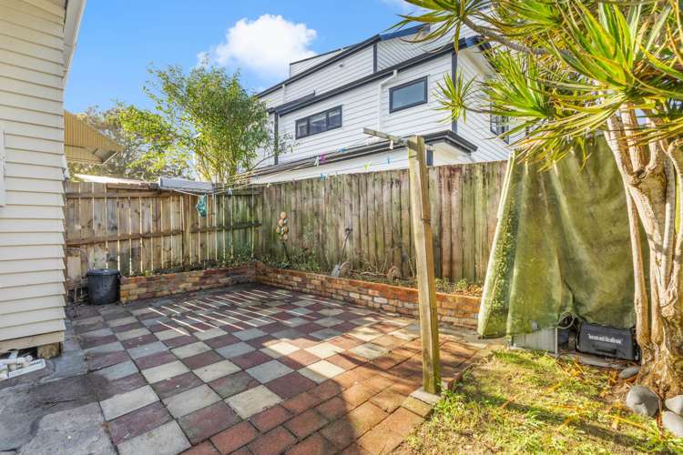 2/20 Hutchinsons Road Bucklands Beach_12