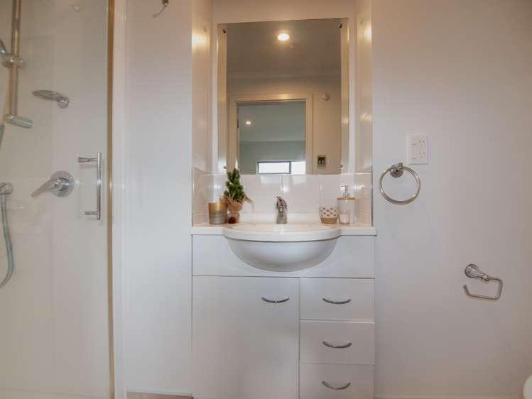 40 Erlestoke Crescent Churton Park_11