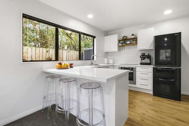 1/163 Queens Drive Lyall Bay_5