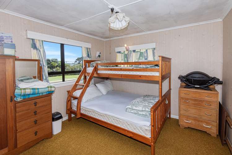 8 Hugh Barron Way Whananaki_15