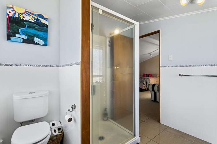 291 Glover Road Hawera_16