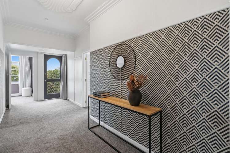 311 Crinan Street_1